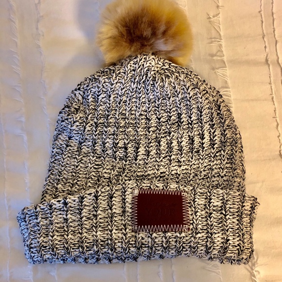 Love Your Melon Accessories - Love Your Melon Black Speckles Pom Beanie Hat